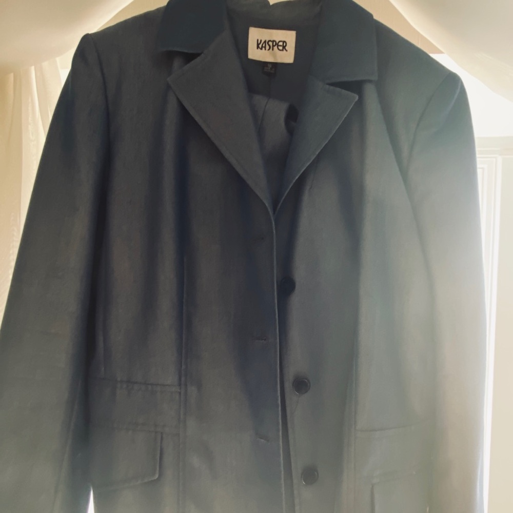 Kasper women's pant suit